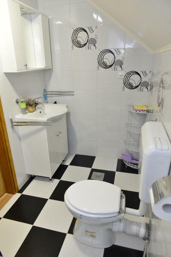 Apartmani Miscevic Josipdol Ngoại thất bức ảnh
