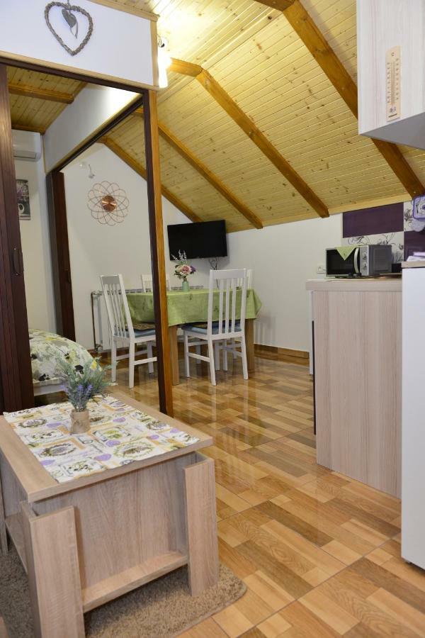 Apartmani Miscevic Josipdol Ngoại thất bức ảnh