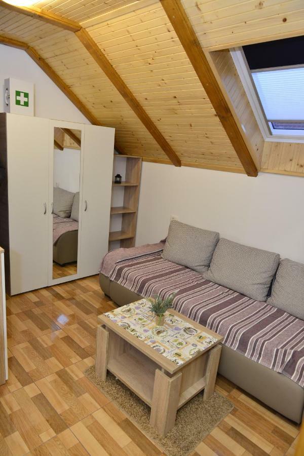 Apartmani Miscevic Josipdol Ngoại thất bức ảnh
