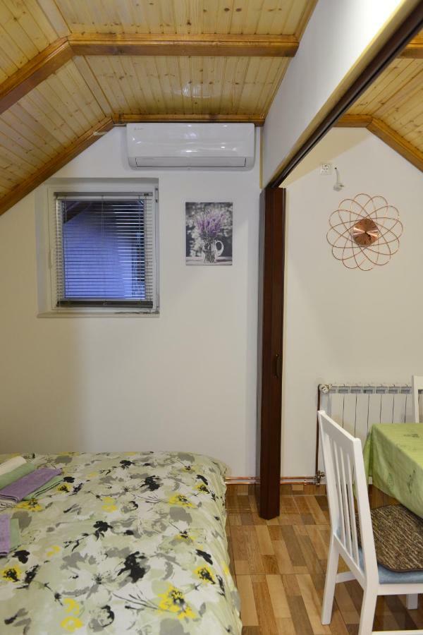 Apartmani Miscevic Josipdol Ngoại thất bức ảnh